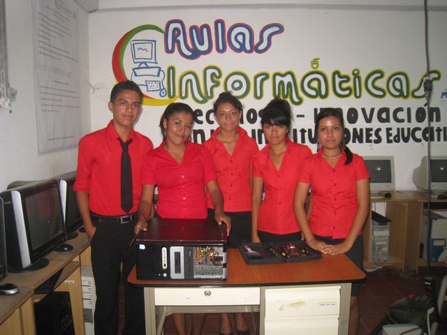 Equipo # 1
2013
Primer Año Sección 