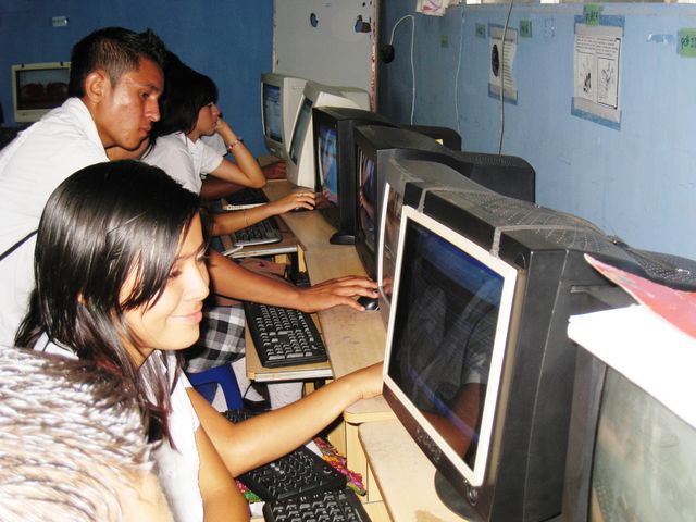 Alumn@s en el Aula Informatica