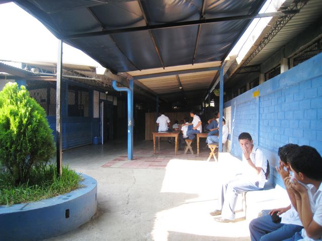 Instalaciones Oficiales del Instituto Nacional de Lolotique