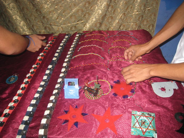 Cinchos, pulseras etc en la feria de logoros 2009 