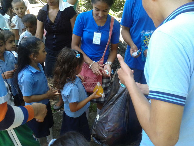 El refrigerio para los niños