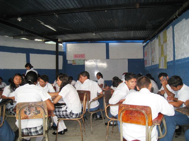 Instalaciones Oficiales del Instituto Nacional de Lolotique