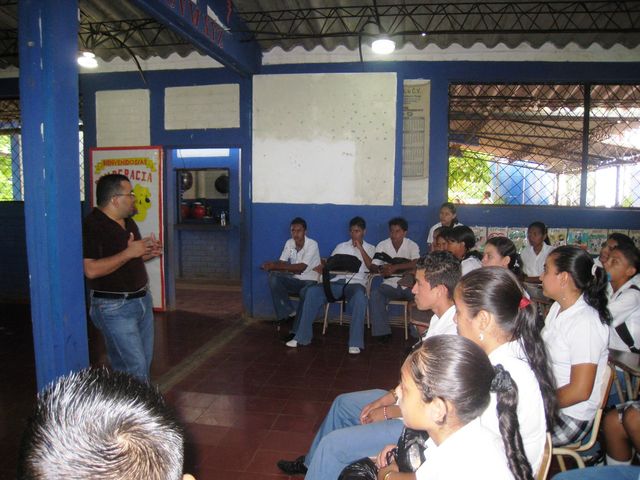 Celebracion del Dia del Niñ@ en el Guachipilin con los alumn@s del Instituto de LOLOTIQUE 1er Año Seccion 