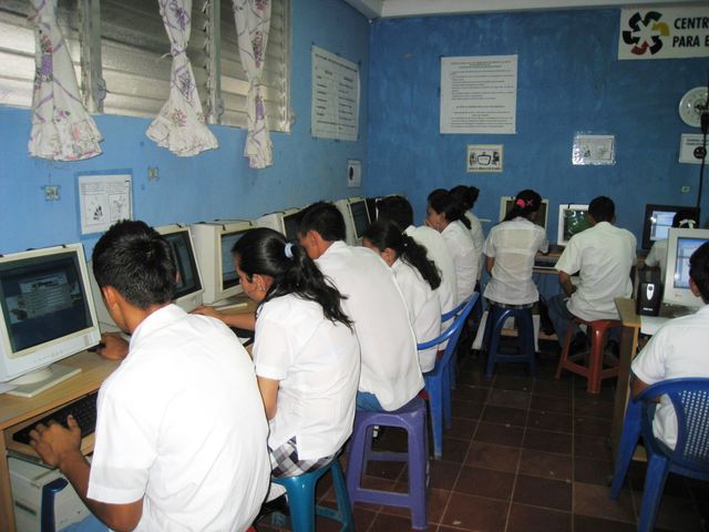 Alumn@s en el Aula Informatica