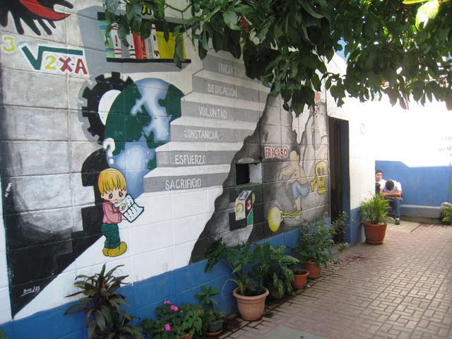Instalaciones Oficiales del Instituto Nacional de Lolotique